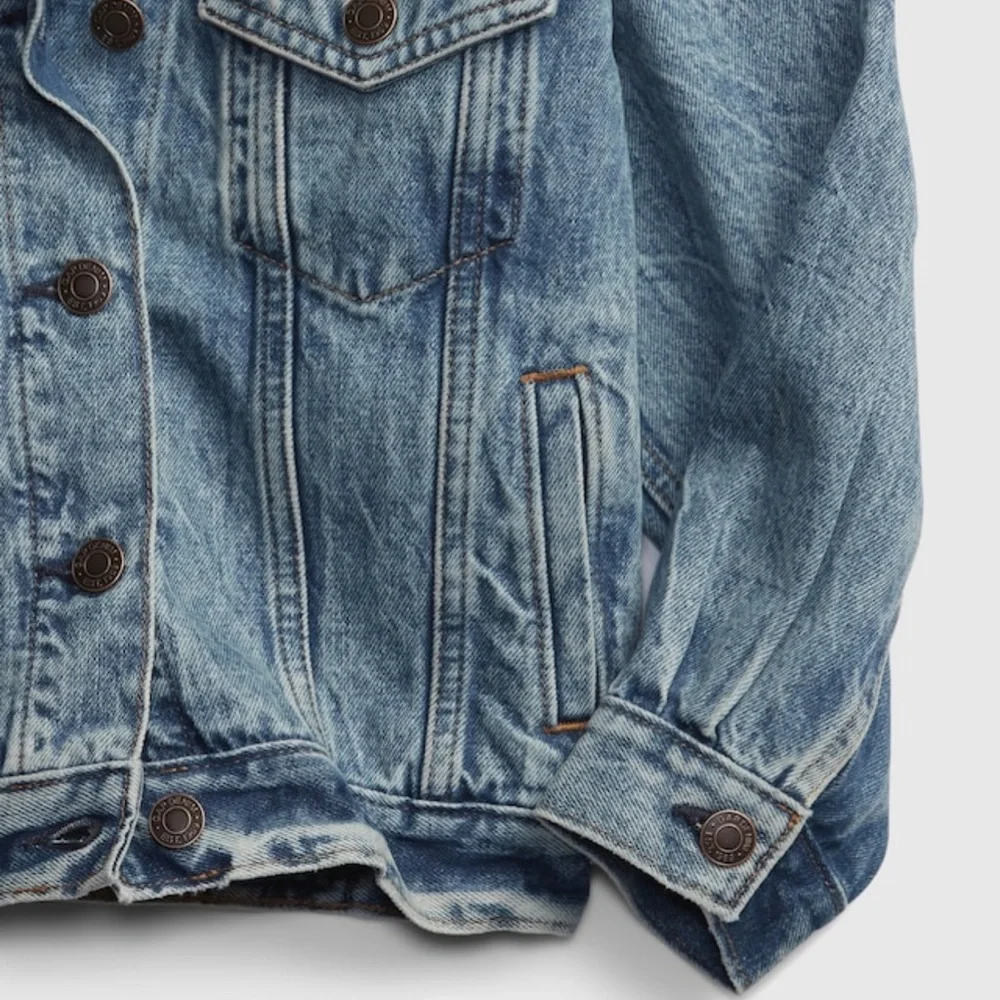 GAP Girls Oversized Denim Jacket Size‎ Large NWT Button Front Patch Pockets